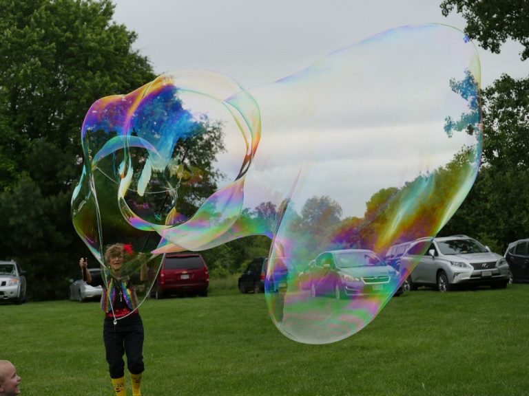 Newventur Entertainment & Safari Bingo’s Circle of Entertainers